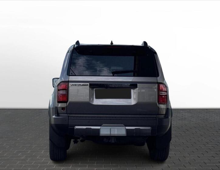 Toyota Land Cruiser 6