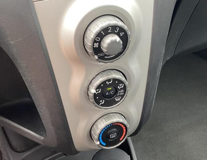 Toyota Yaris 16