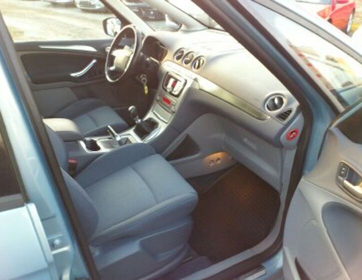 Ford S-MAX 13