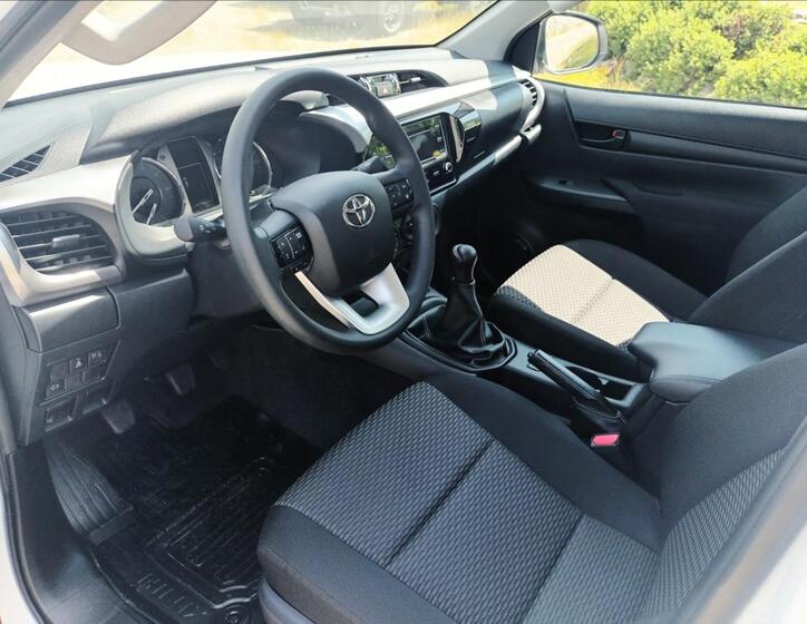 Toyota Hilux 13