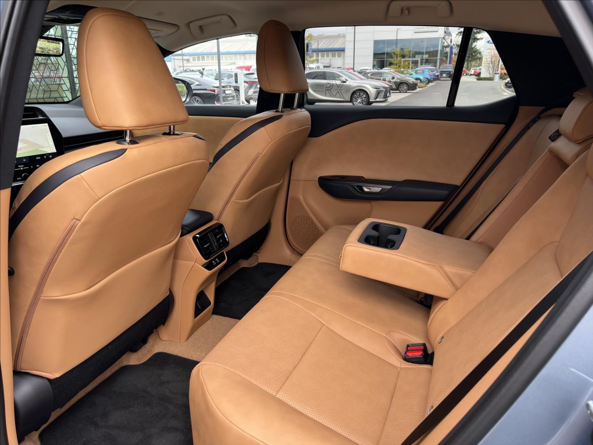 Lexus RZ 450e