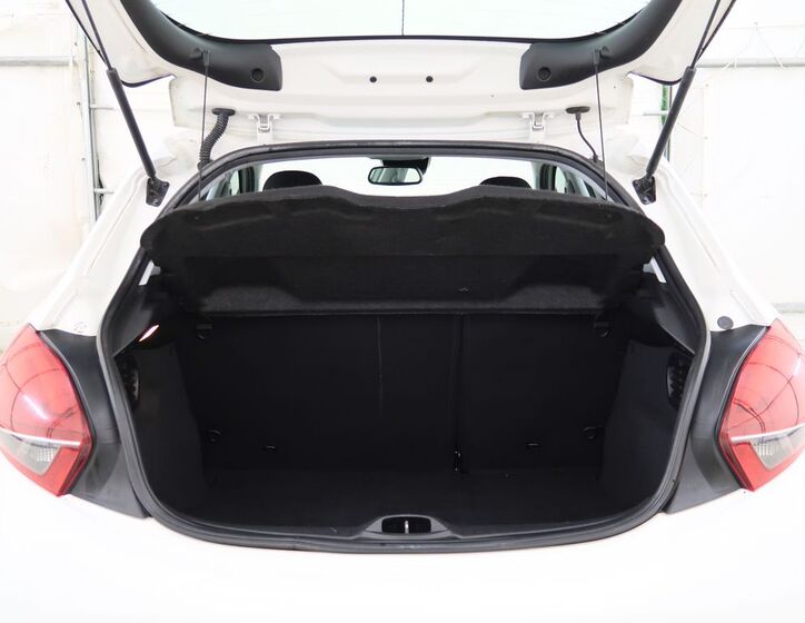 Peugeot 208 11