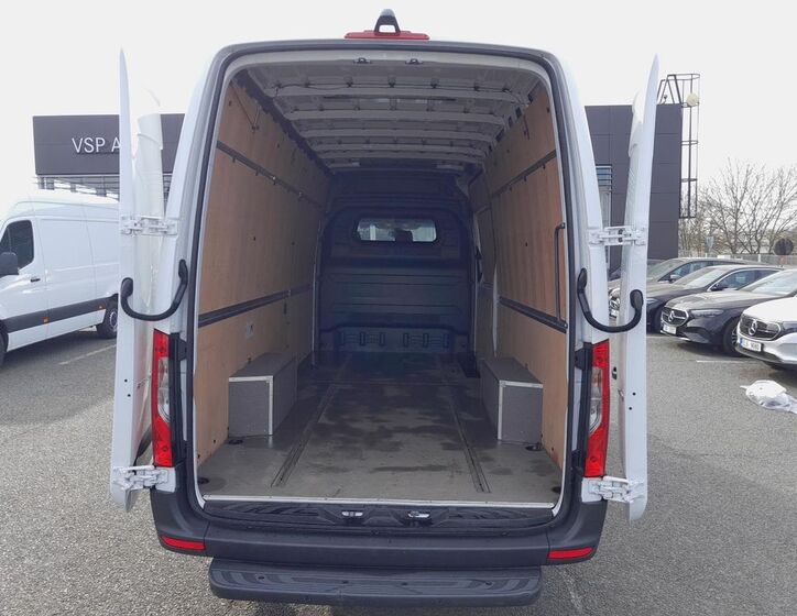 Mercedes-Benz Sprinter 18