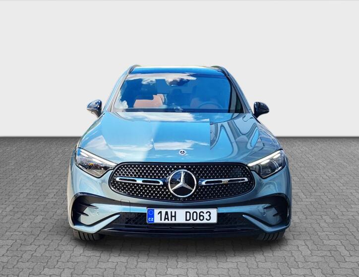 Mercedes-Benz GLC 8