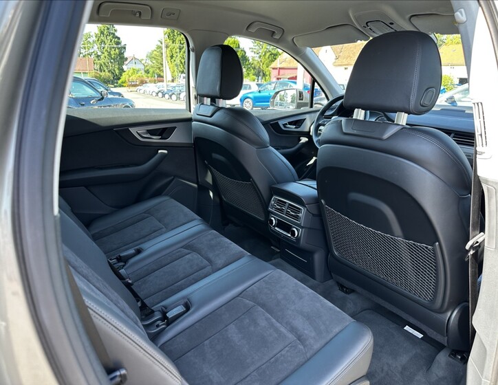 Audi Q7 19