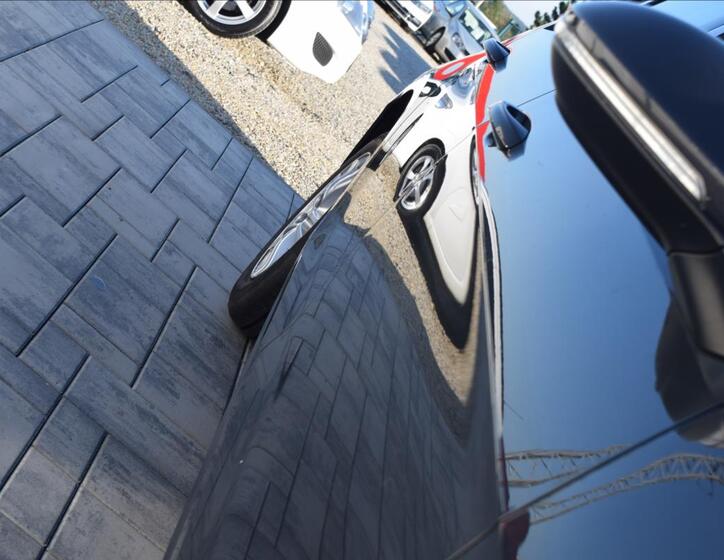 Volkswagen Golf 9