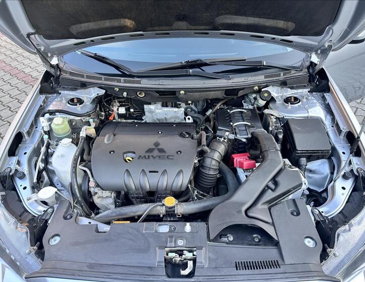 Mitsubishi Lancer 11