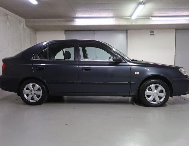 Hyundai Accent 4