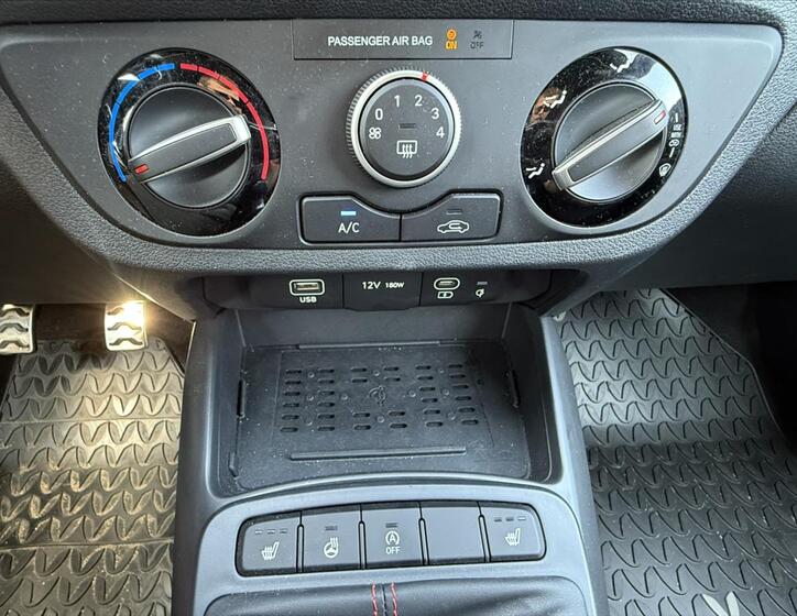 Hyundai i10 15
