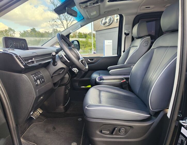 Hyundai Staria 19