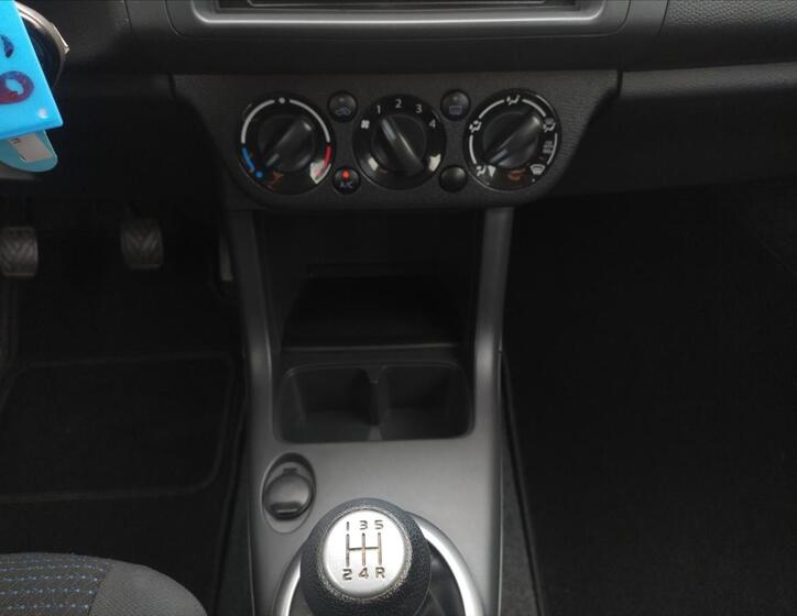Suzuki Swift 13