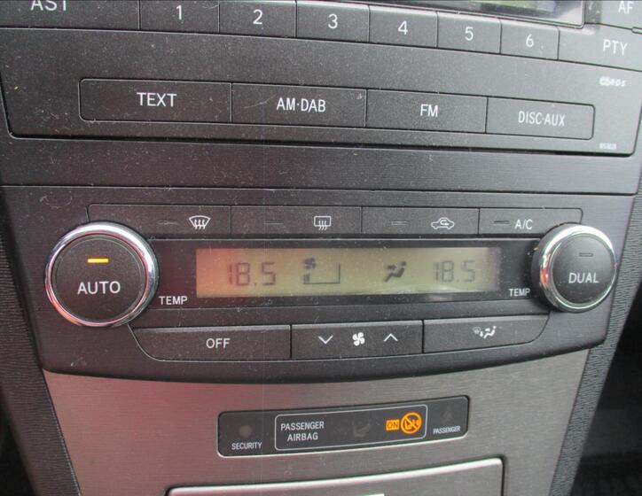 Toyota Avensis 21