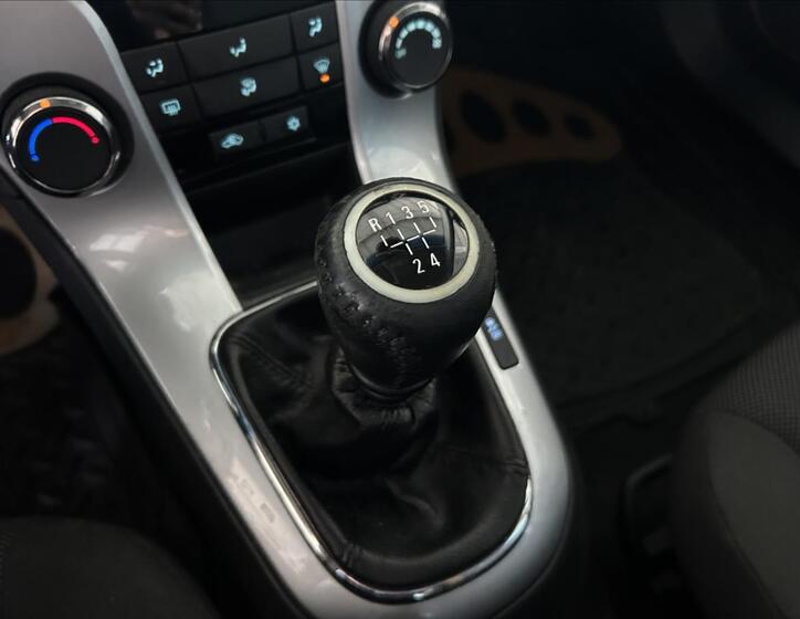 Chevrolet Cruze 14
