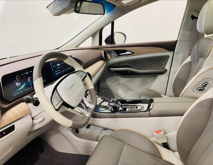 Dongfeng U-Tour 5