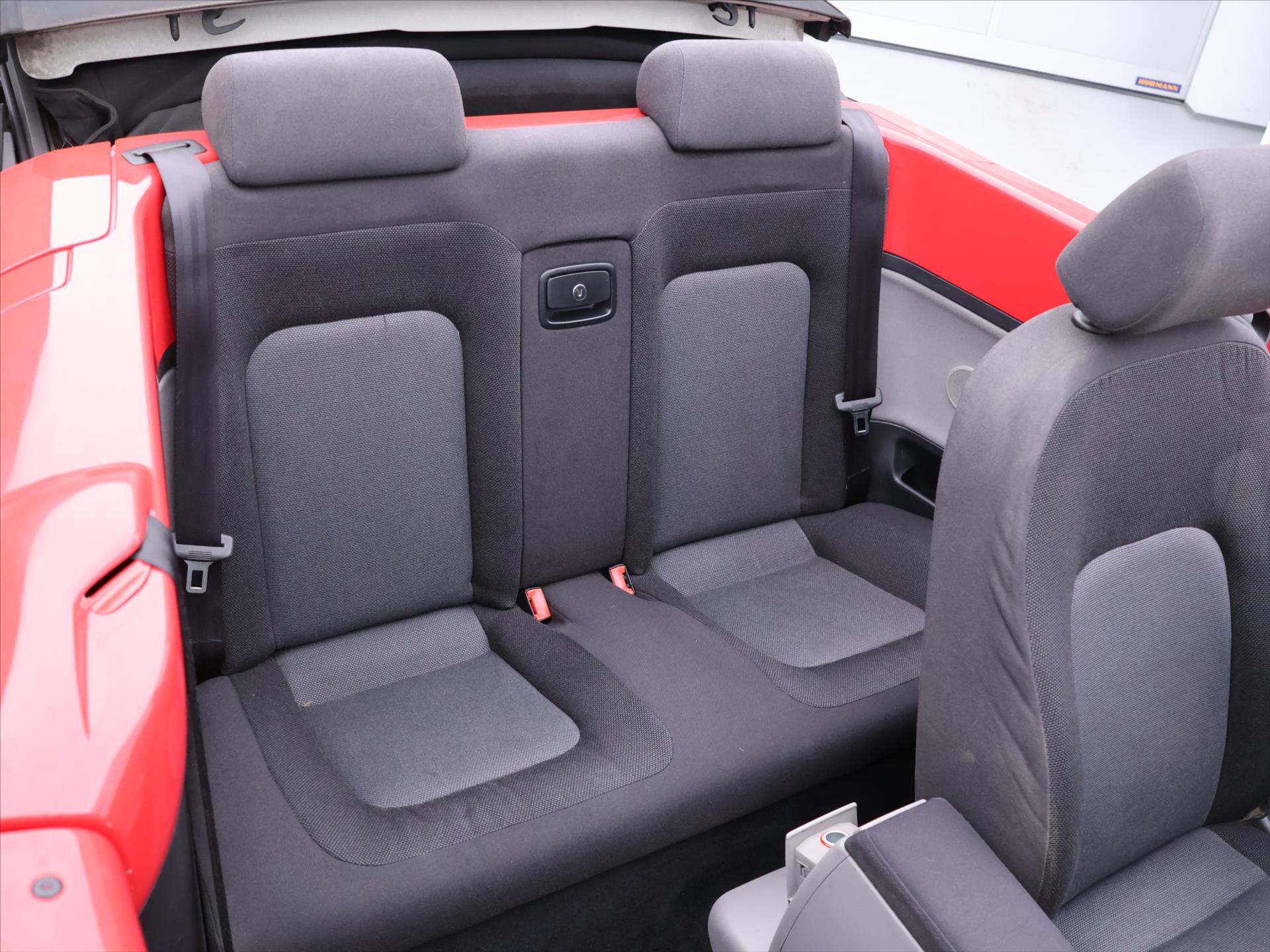 Volkswagen New Beetle
