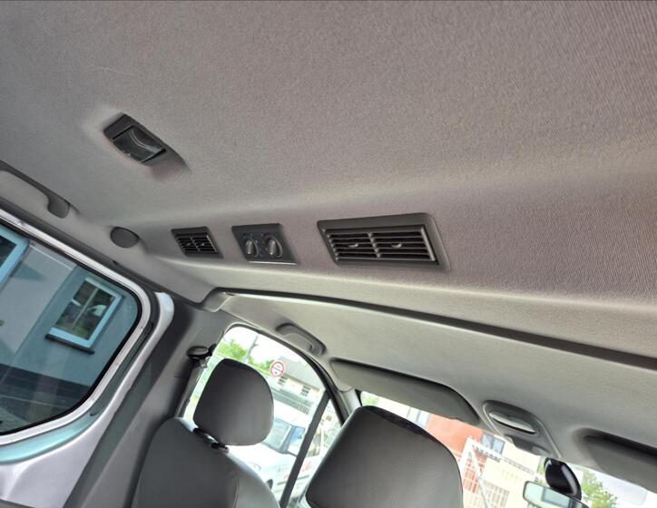 Renault Trafic 17