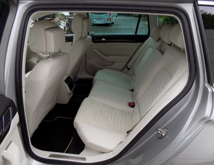 Volkswagen Passat 9