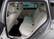 Volkswagen Passat 9