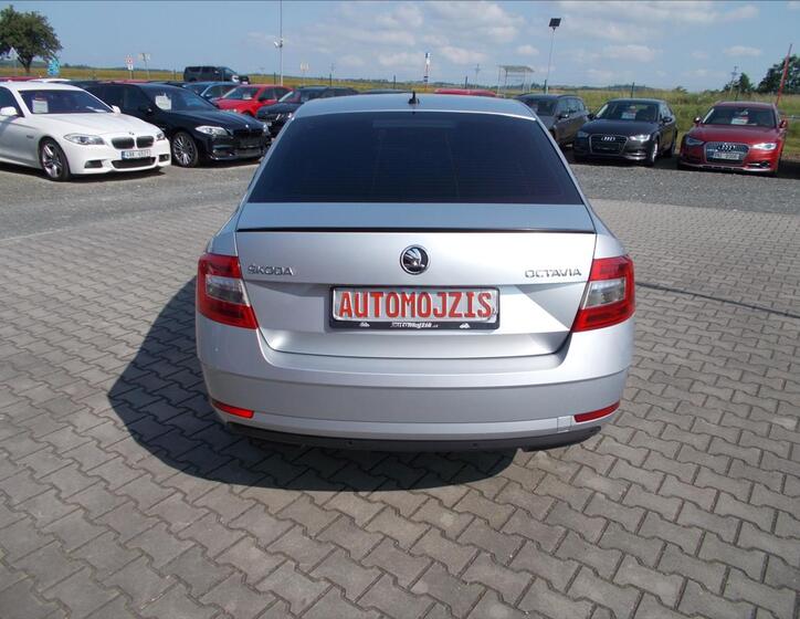 Škoda Octavia 10