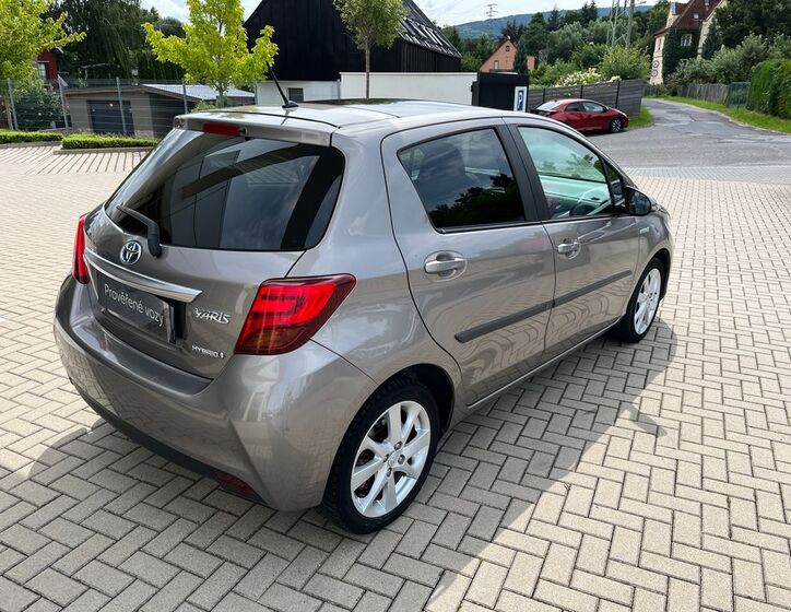 Toyota Yaris 6