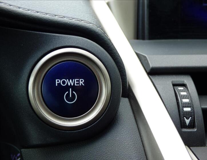 Lexus NX 300h 27