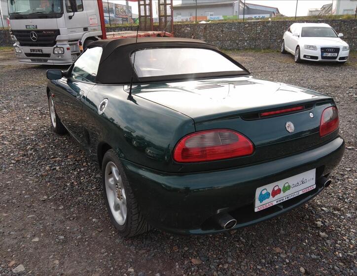MG F 8