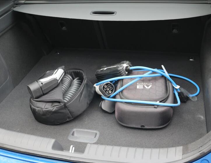 Hyundai IONIQ 65
