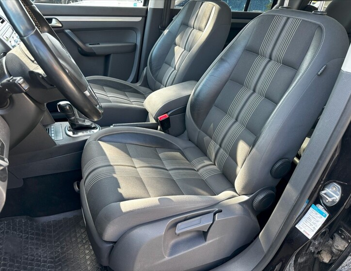 Volkswagen Touran 9