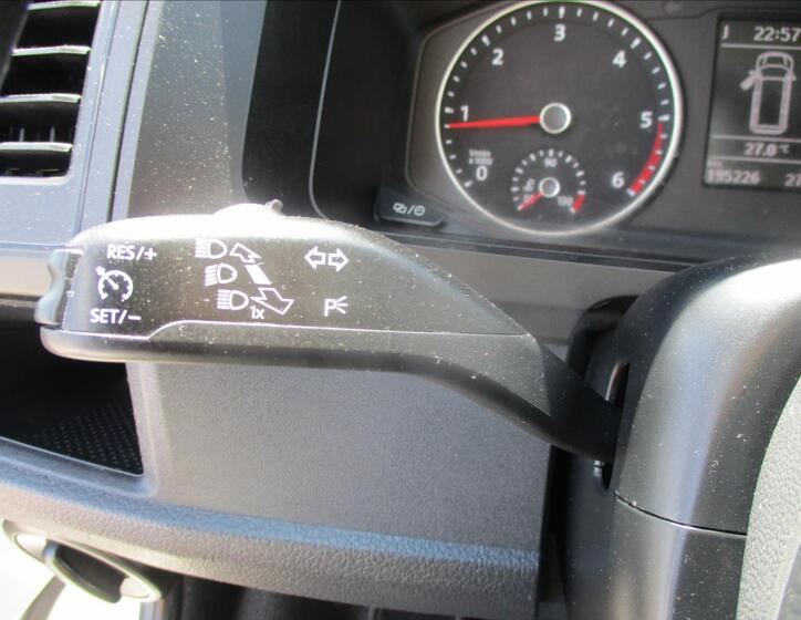 Volkswagen Caravelle 19
