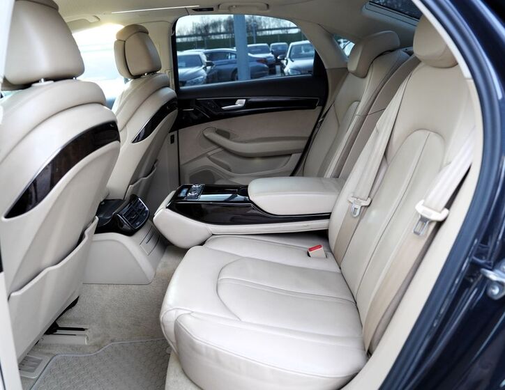 Audi A8 35