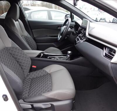 Toyota C-HR 12