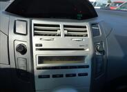 Toyota Yaris 16