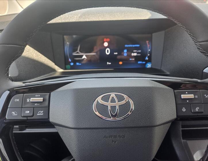 Toyota ProAce 9