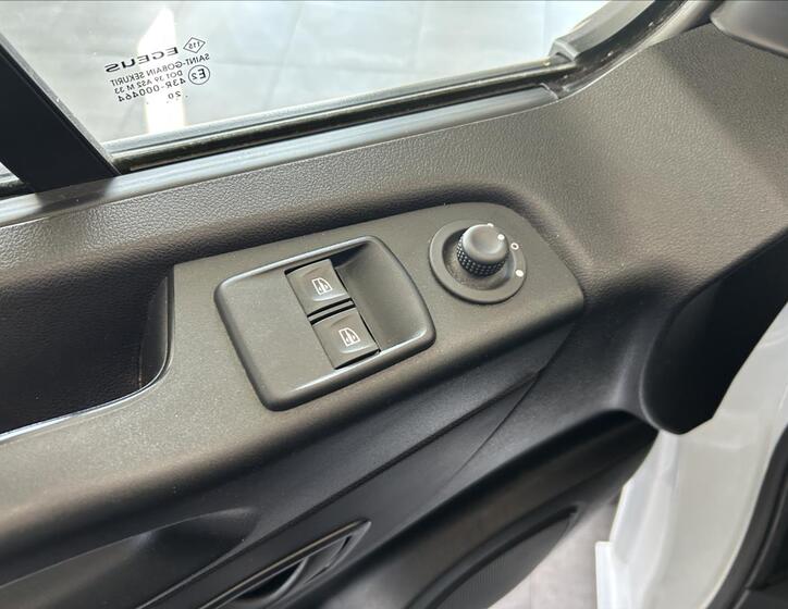 Renault Trafic 11