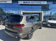 BMW X7 8