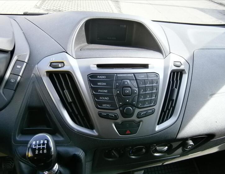 Ford Tourneo Custom 13