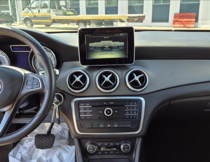 Mercedes-Benz CLA 9