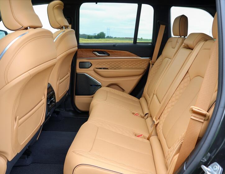 Jeep Grand Cherokee 18