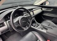 Jaguar XF 9