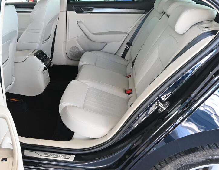 Škoda Superb 10