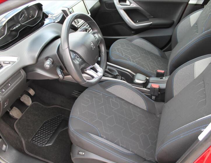 Peugeot 2008 7