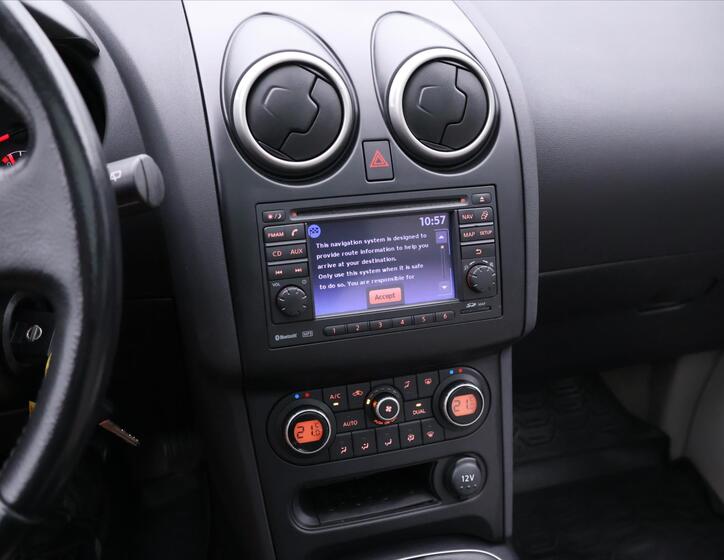Nissan Qashqai 25
