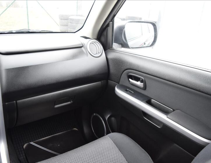 Suzuki Grand Vitara 27