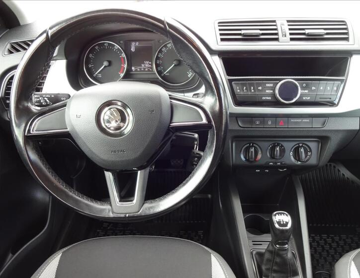 Škoda Fabia 33