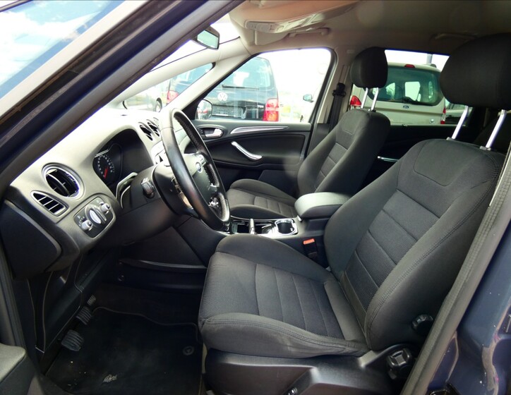 Ford S-MAX 8