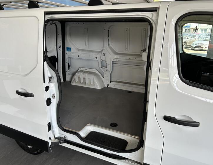 Renault Trafic 23