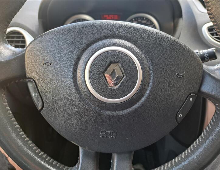 Renault Clio 25