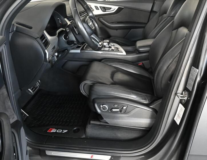 Audi SQ7 10
