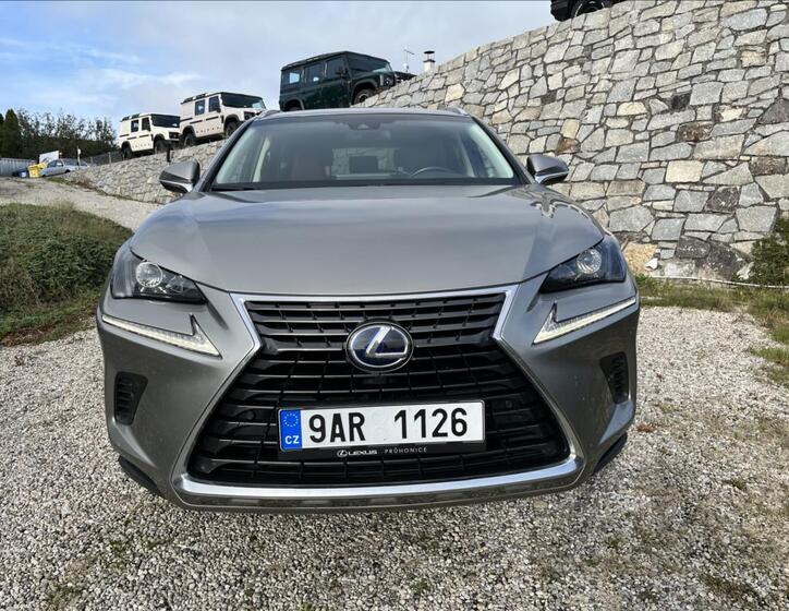 Lexus NX 300h 2