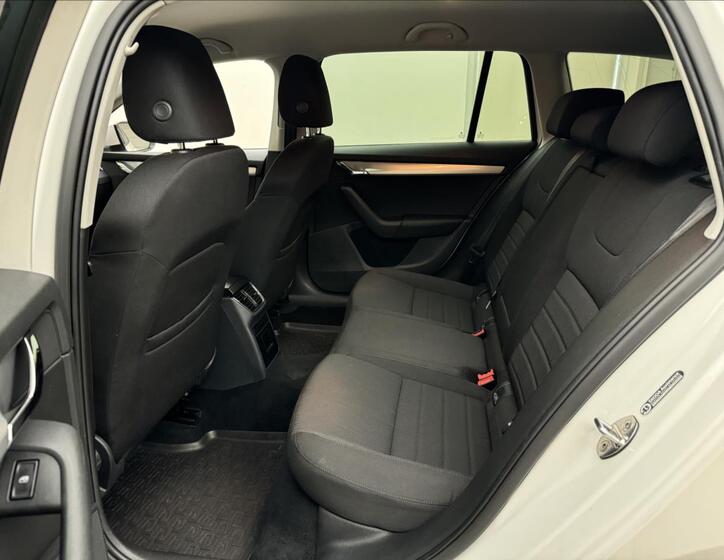 Škoda Octavia 28